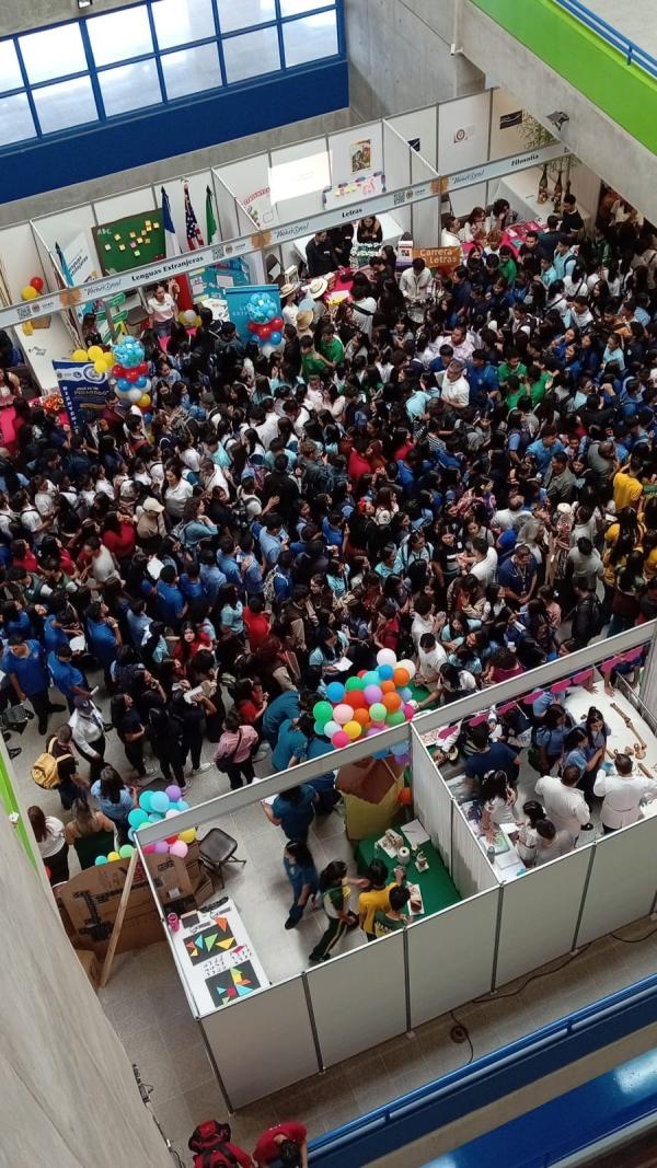 Exito feria vocacional