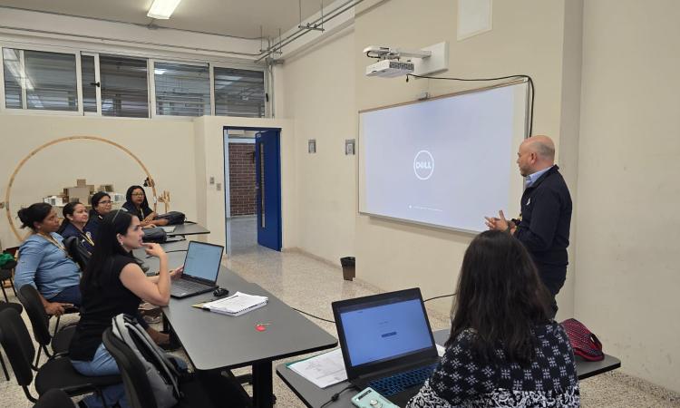 Con miembros de la UGC de VRA