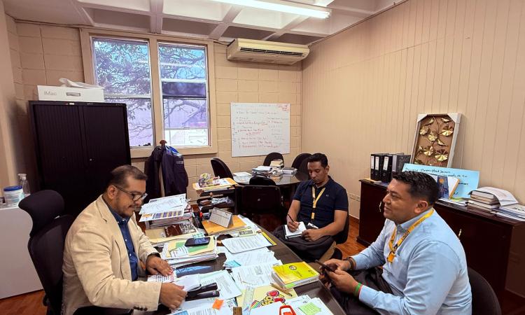 Reunión estratégica para impulsar la formación en Tela