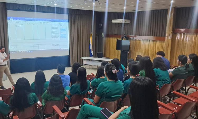 Facultad de Ciencias Brinda Inducción a Estudiantes de Microbiología en Nueva Etapa de Formación Práctica