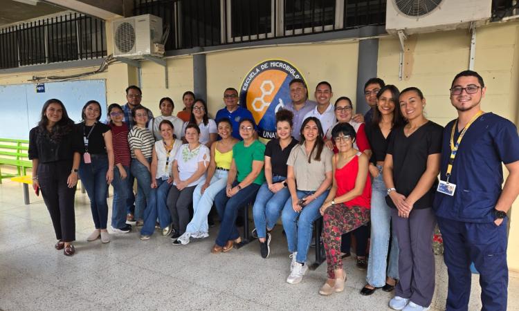 Escuela de Microbiología de la Facultad de Ciencias desarrolló capacitación en Técnica de Kato-Katz para diagnóstico de geohelmintiasis y teniasis