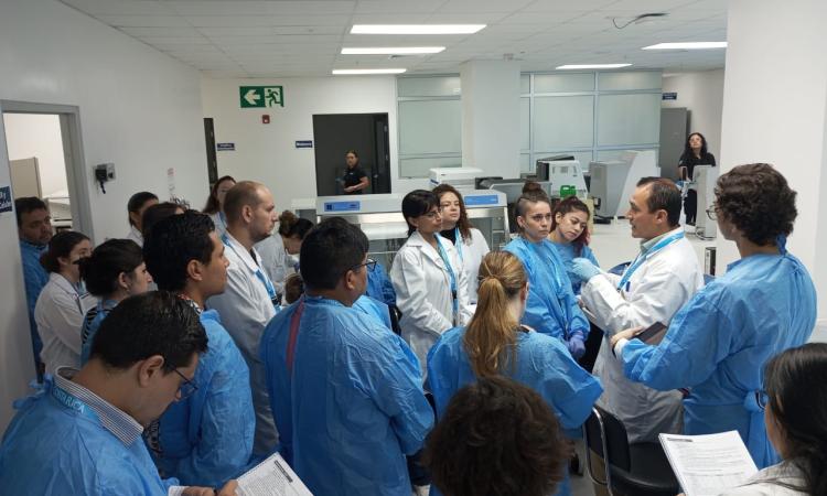 Docente de la Facultad de Ciencias participa en curso internacional sobre análisis celular en cáncer