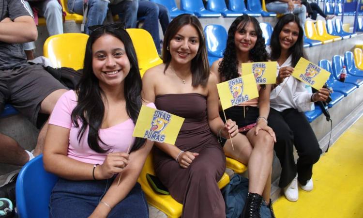 ¡Ambiente encendido en el Polideportivo de la UNAH!