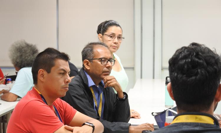 Taller de: Wolfram Mathematica: n el marco del Primer Congreso de Física y Matemática de la Facultad de Ciencias UNAH 2025