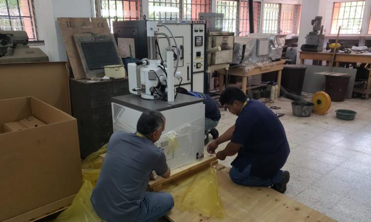Capacitación del nuevo Microscopio Electrónico en la Facultad de Ciencias