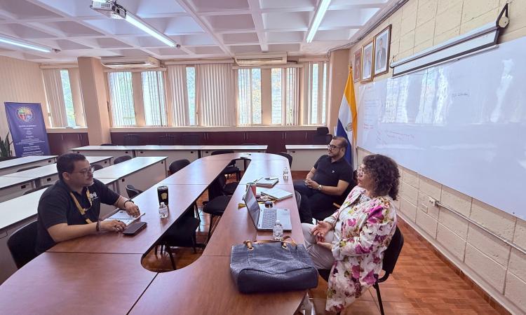 Reunión estratégica para fortalecer la transferencia del conocimiento en la Facultad de Ciencias.