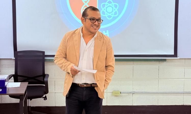 Fortaleciendo nuestras capacidades académicas