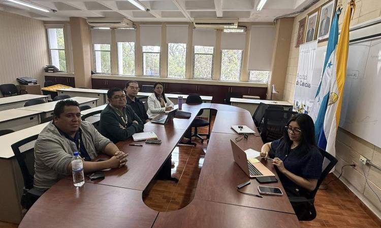 Socialización del proyecto de investigación sobre Física de Nanoestructura, desarrollado por la Universidad de Valladolid, como primer acercamiento académico y científico