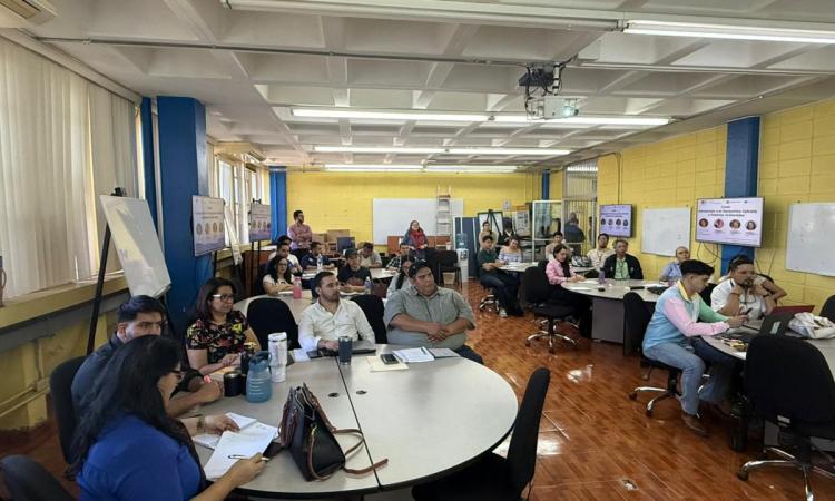 Visita internacional fortalece la formación académica en la Facultad de Ciencias