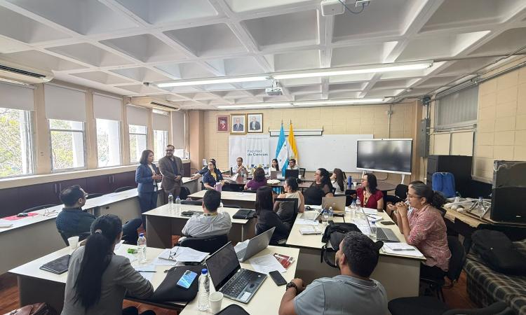 Fortaleciendo la integración académica entre campus desde la Facultad de Ciencias: reuniones técnicas simultáneas por escuelas y visitas a laboratorios.