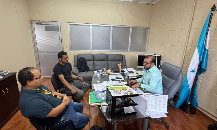 Visita del Ph. D. Andrés Martínez Servellón