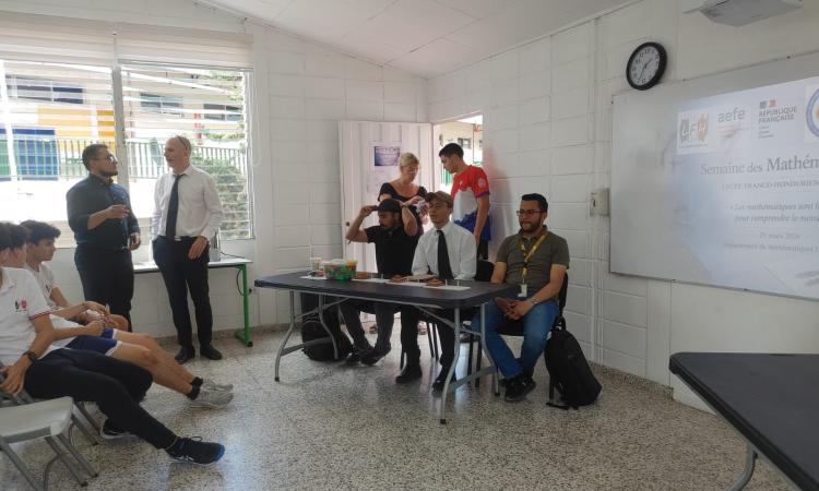 La Escuela de Matemática se acerca a futuros científicos