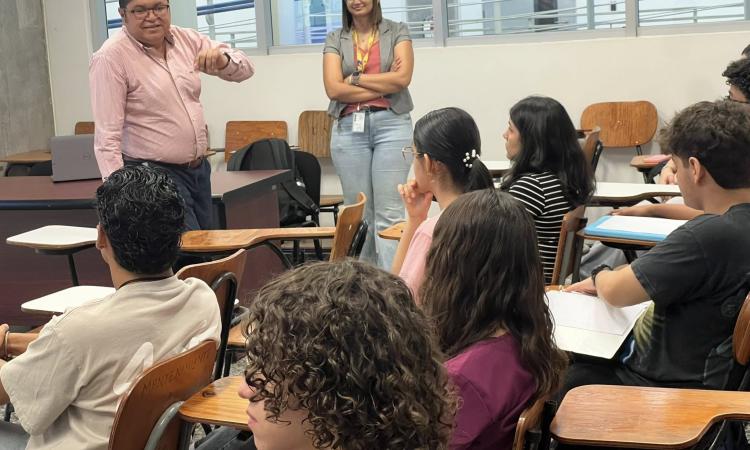  La Escuela de Física UNAH CU de la Facultad de Ciencias se hizo presente en el inicio del II Período Académico 2026, dando una cálida bienvenida a los estudiantes que cursan las diferentes asignaturas impartidas por esta unidad académica.