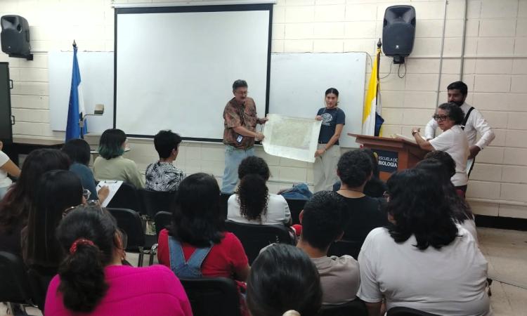 Bienvenida a estudiantes de Biología de la Facultad de Ciecias.