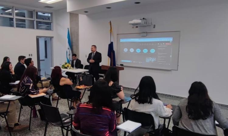 Breve Historia Sobre la  Maestría en Derechos Humanos y Desarrollo