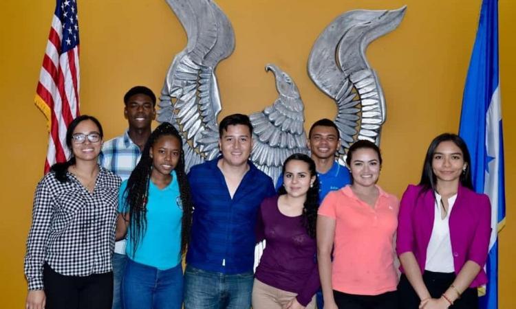 Estudiante de la UNAH-CURLP es seleccionada para participar en el programa de Líderes Estudiantiles por el Instituto de Estudios de los Estados Unidos