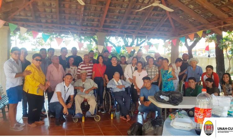 Importante visita al Asilo de Ancianos "San Vicente de Paul" por parte de los estudiantes de la clase de Producción Pecuaria de la UNAH-CURLP.