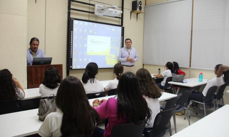 DEGT capacita a estudiantes del centro escolar Antares