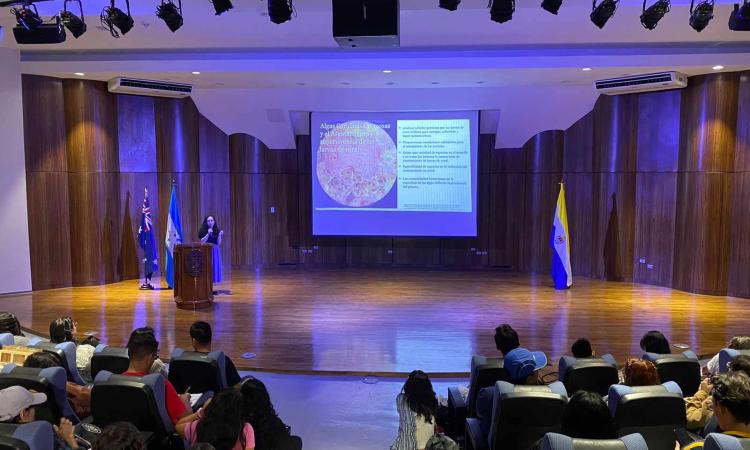 Conmemoran 40 años de relaciones entre Honduras y Australia con charla sobre restauración de arrecifes coralinos