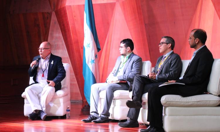 UNAH rinde homenaje a Cabañas, el hondureño más íntegro en la historia de Honduras