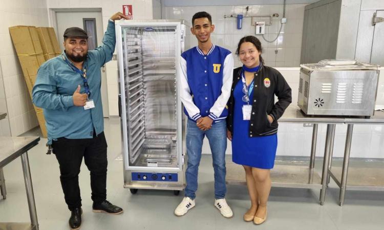 UNAH Campus Yoro recibe equipo para laboratorio valorado en más de cuatro millones de lempiras