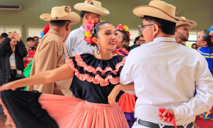 Cuadro de danza Rosalila invita a estudiantes de UNAH Campus El Paraíso a formar parte de su grupo 