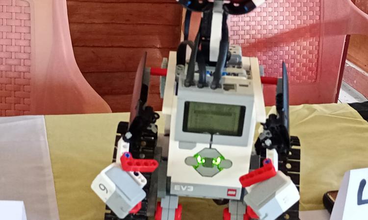 UNAH y universidades de EE.UU brindan talleres de robótica a estudiantes de Iriona, Colón
