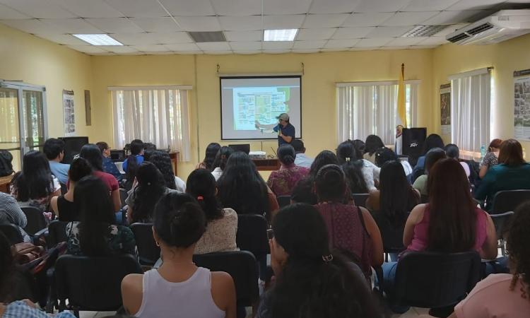 Desarrollan entrenamiento y capacitaciones a estudiantes en UNAH Campus Atlántida 