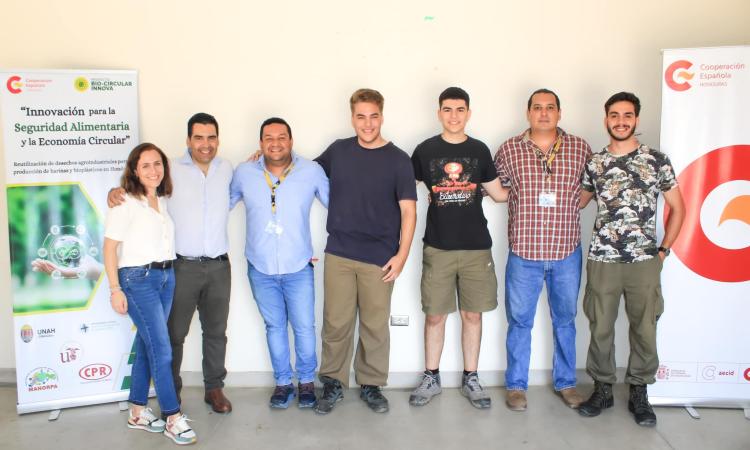Doctores de la Universidad de Sevilla supervisan proyectos de desarrollo en UNAH Campus El Paraíso