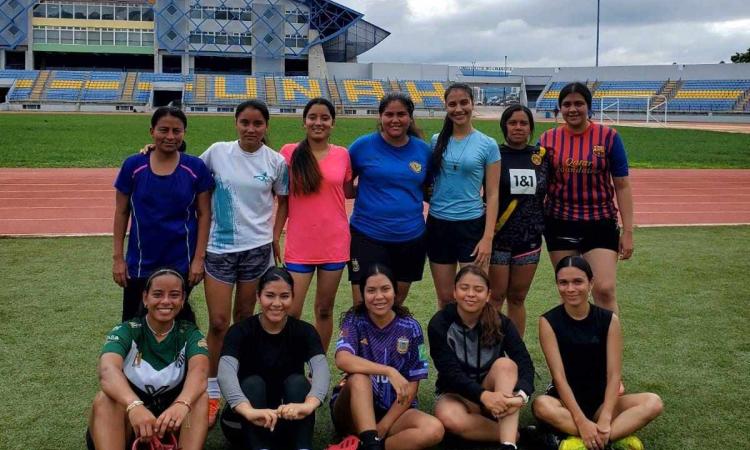 Equipo de fútbol femenino de la UNAH se prepara para los Juduca 2025 