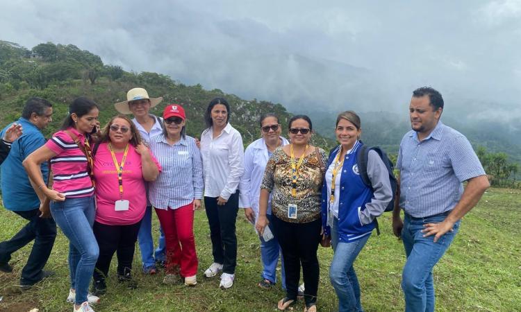Investigadores de UNAH Campus Cortés realizan gira académica sobre el "Complejo científico industrial de Honduras" 