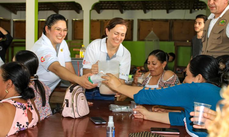 Con apoyo internacional, UNAH Campus El Paraíso capacita a mujeres en Patuca 
