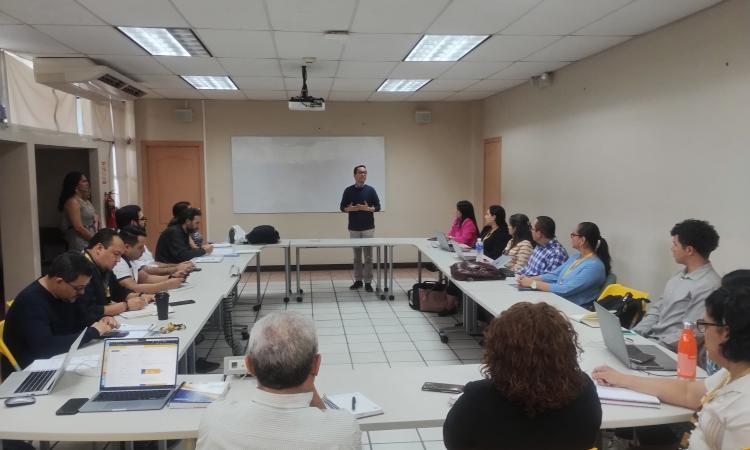 Realizan reunión en la UNAH para fortalecer las revistas científicas 