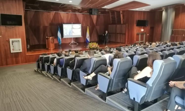 La Facultad de Odontología presenta dos posgrados en la antesala de su inicio 