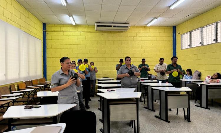 Estudiantes de UNAH Campus El Paraíso capacitan sobre inteligencia emocional y estrés 