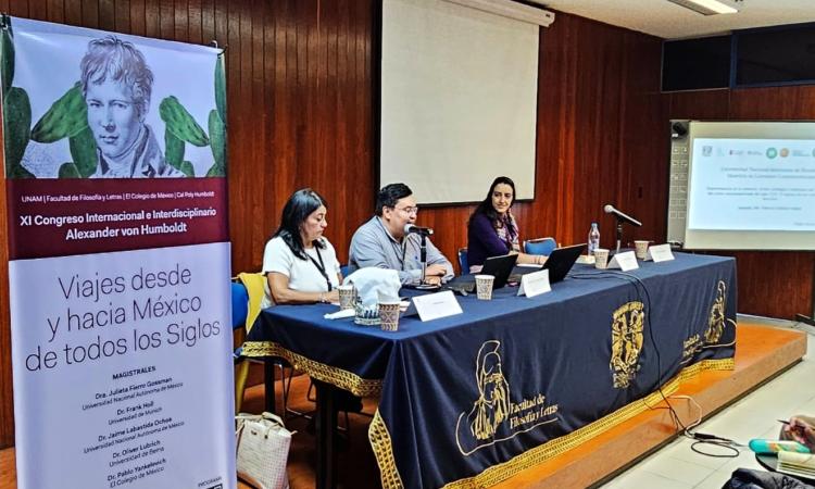 Estudiante de la MLCA diserta en la mesa "Exilio y deportación", en congreso en UNAM