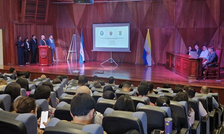 Más de 70 investigaciones son presentadas en congreso de la Facultad de Ciencias Médicas 