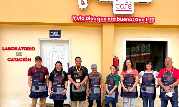 SCA certifica en cafés especiales y barismo a seis docentes de la UNAH