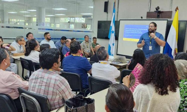 Socializan la Política de Inclusión y Equidad en UNAH Campus Cortés