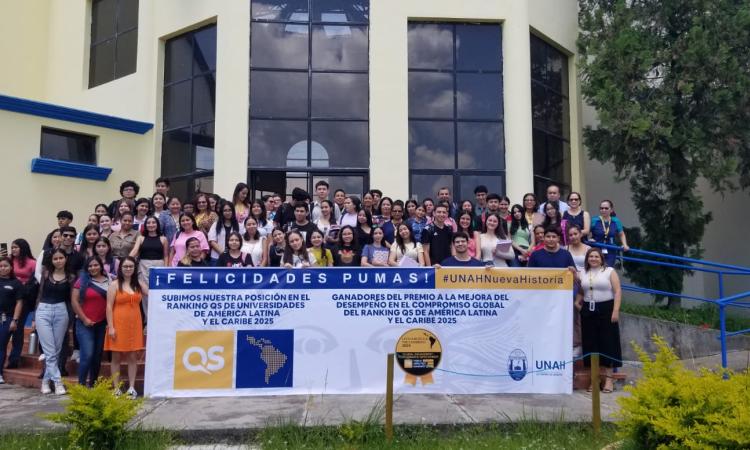 Campus universitarios celebraron la mejora de la UNAH en el Ranking QS y el Premio al Desempeño en el Compromiso Global 