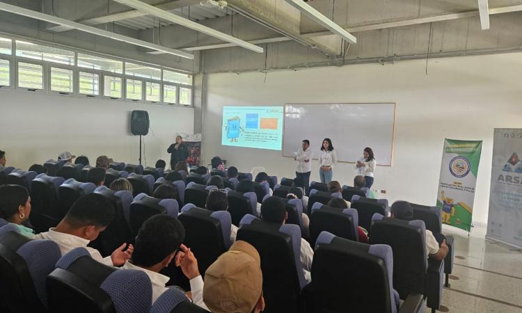 UNAH Campus Olancho realiza conferencia sobre Buenas Prácticas de Manufactura en la industria de alimentos y bebidas. 