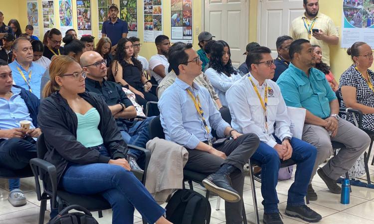 UNAH Campus Atlántida inaugura XVI Congreso de Investigación Científica UNAH 2024 y reconoce labor de sus investigadores