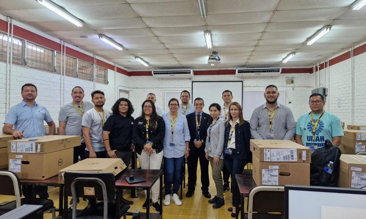 ¡Equipado el Laboratorio Suazo Morel de UNAH Campus Cortés! 