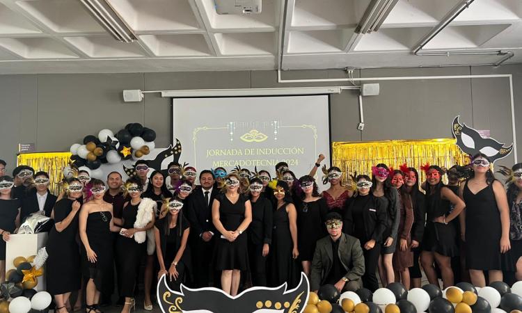 Departamento de Mercadotecnia realizó jornada de inducción dirigida a estudiantes de la clase de Mercadotecnia I