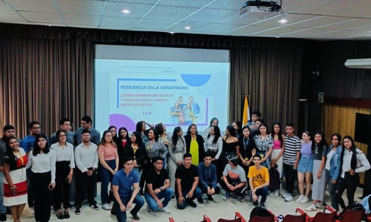 Estudiantes de las diferentes carreras participaron en conversatorio denominado “Resiliencia en la Universidad”