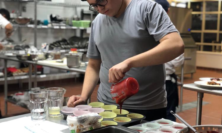 TUAB: diez estudiantes compiten por la oportunidad de ganarse una beca en el extranjero 