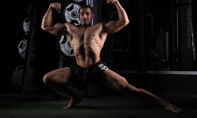 Empleado de la UNAH se convierte en campeón internacional en fisicoculturismo