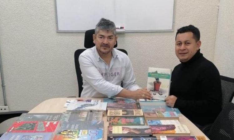 UNAH Campus Cortés dona libros a Campus Comayagua para fortalecer colaboración académica