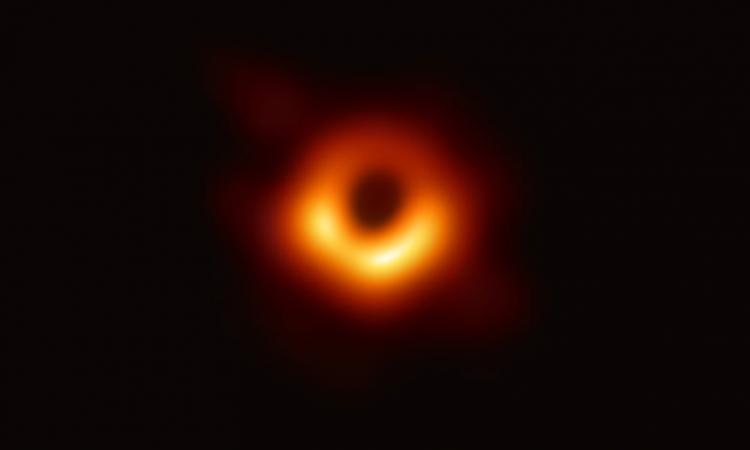 Coloquio de Física: Primera imagen de un agujero negro