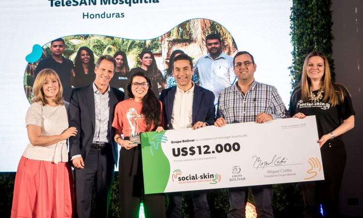 El Grupo Bolívar premia la innovación social en jóvenes hondureños